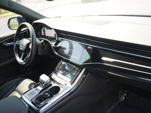 Used 2020 Audi Q8 Premium Plus w/ Premium Plus Package AWD/4WD image 15