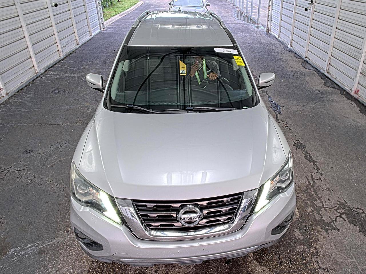 Used 2018 Nissan Pathfinder SV AWD/4WD image 3