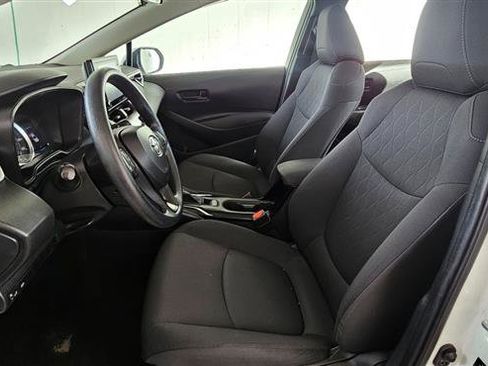 Used 2022 Toyota Corolla LE image 15