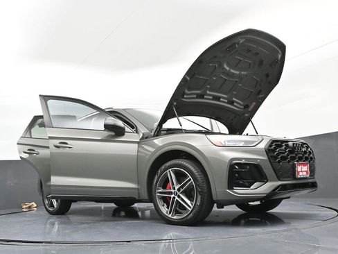 Used 2024 Audi Q5 e Premium Plus w/ Premium Plus Package image 48