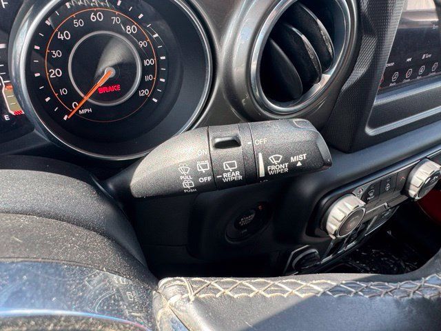 Used 2018 Jeep Wrangler Unlimited Sahara w/ Cold Weather Group AWD/4WD image 32