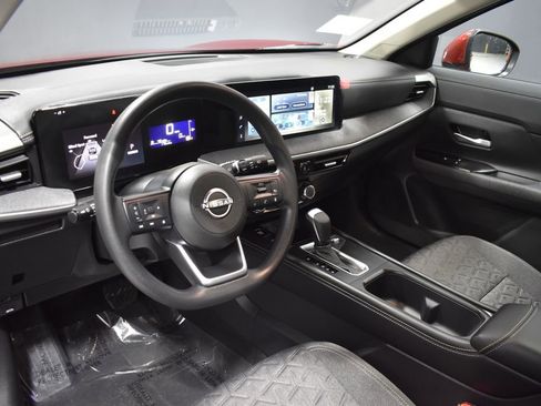 Certified 2025 Nissan Kicks SV w/ SV Premium Package image 3