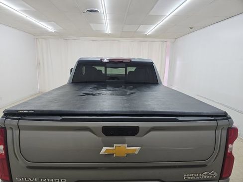 Used 2025 Chevrolet Silverado 1500 High Country w/ High Country Premium Package image 19