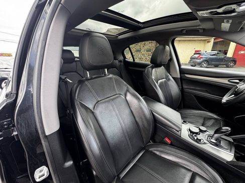 Used 2019 Alfa Romeo Stelvio Sport w/ Quick Order Package 22J Sport AWD/4WD image 27