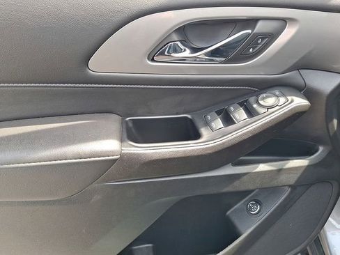 Certified 2023 Chevrolet Traverse LT image 13