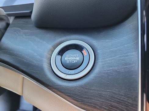 New 2025 Jeep Grand Cherokee L Limited w/ Luxury Tech Group II AWD/4WD image 22