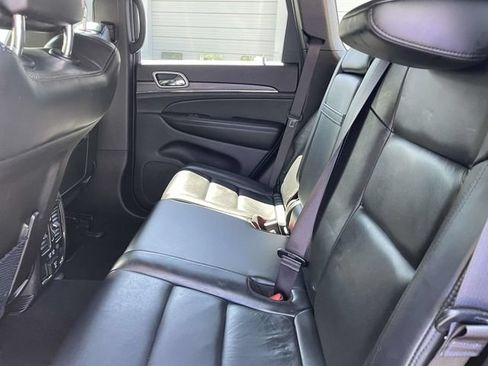 Used 2019 Jeep Grand Cherokee Limited AWD/4WD image 13