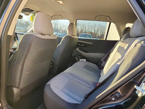 Used 2022 Subaru Outback Premium image 10