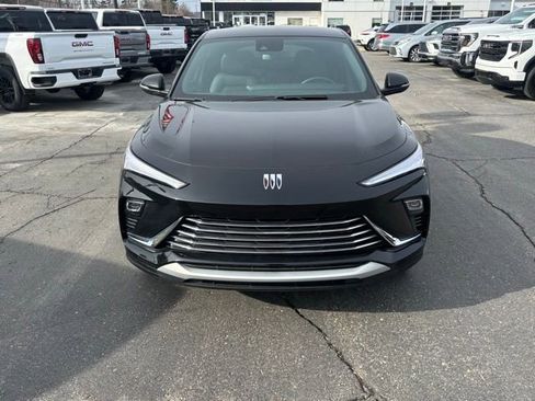 Certified 2024 Buick Envista Preferred w/ Convenience I Package image 2