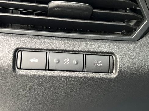 Used 2025 Nissan Altima 2.5 SV image 36