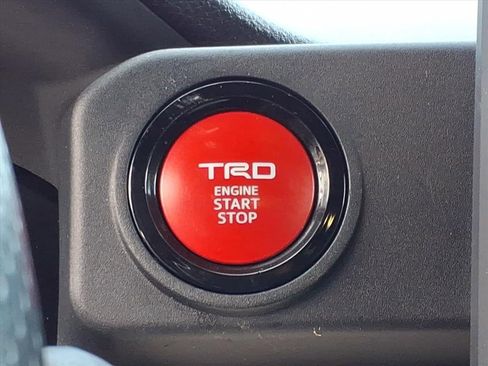 Used 2024 Toyota Tacoma TRD Off-Road image 15