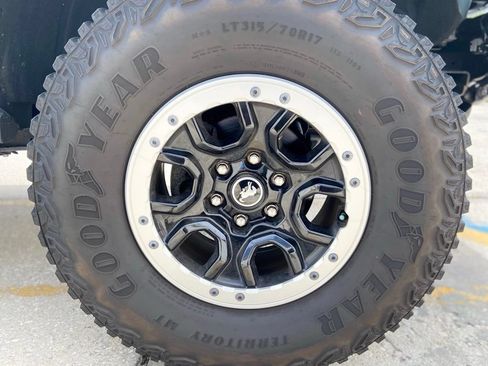 Used 2023 Ford Bronco Badlands AWD/4WD image 12