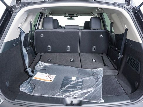 Certified 2025 Nissan Pathfinder S image 12