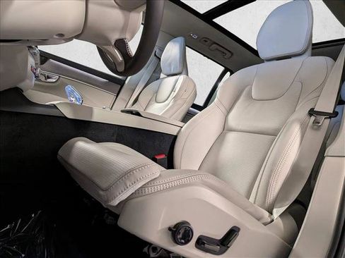 New 2026 Volvo XC90 T8 Ultra image 4