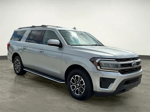 Certified 2023 Ford Expedition Max XLT image 10