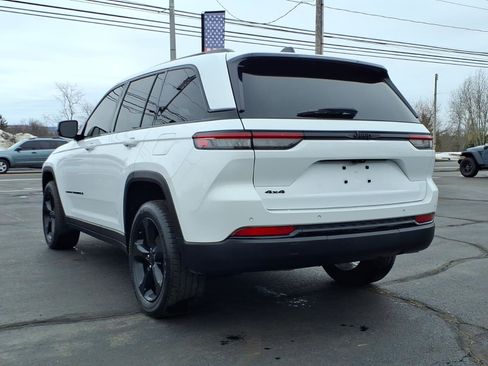 Certified 2023 Jeep Grand Cherokee Altitude image 5