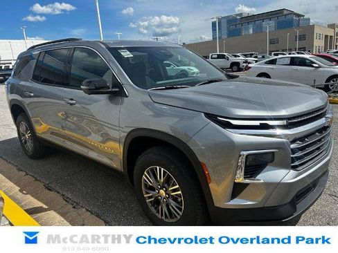 New 2026 Chevrolet Traverse LT w/ Driver Confidence Package FWD image 6