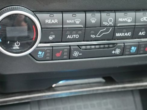 Used 2018 Ford Expedition Limited w/ Equipment Group 302A AWD/4WD image 7