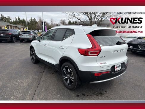 Used 2024 Volvo XC40 B5 Core AWD/4WD image 9