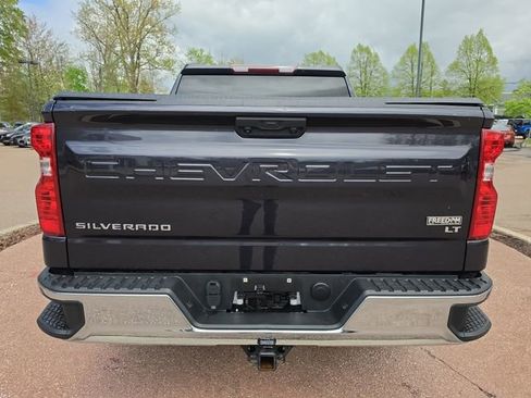 Used 2023 Chevrolet Silverado 1500 LT AWD/4WD image 3
