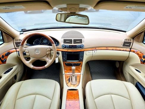 Used 2009 Mercedes-Benz E 350 4MATIC Wagon image 9