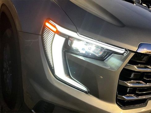 Used 2025 GMC Acadia Elevation image 33