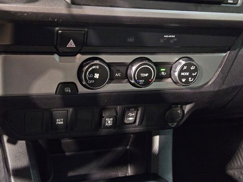 Used 2019 Toyota Tacoma SR5 image 30