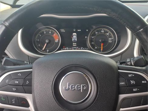 Used 2017 Jeep Cherokee Trailhawk w/ Comfort/Convenience Group AWD/4WD image 19