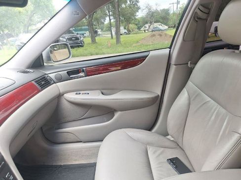 Used 2003 Lexus ES 330 FWD image 6