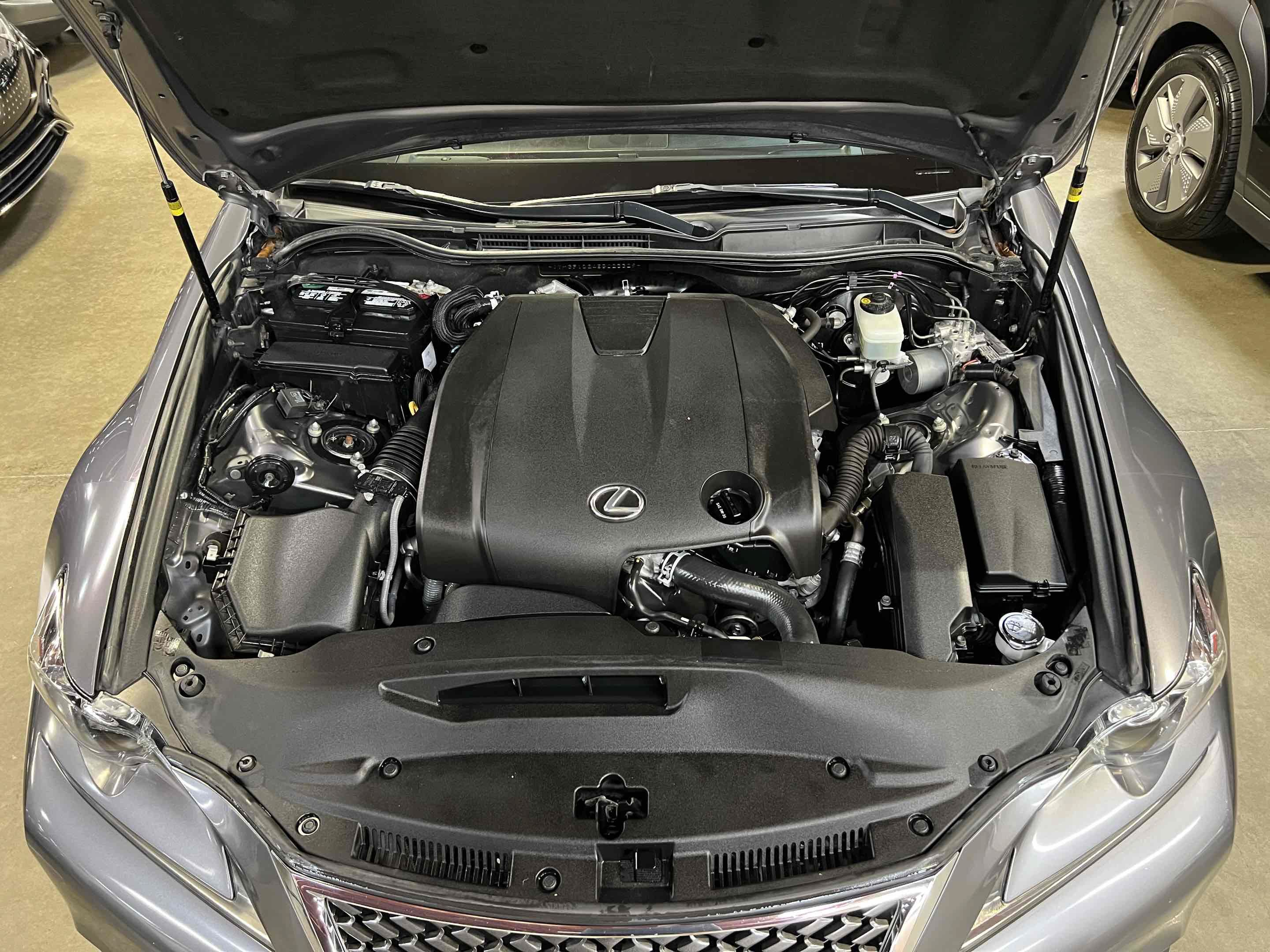 Used 2014 Lexus IS 250 w/ F-Sport Package RWD image 11