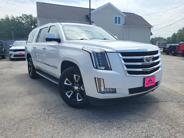 Used 2017 Cadillac Escalade ESV Luxury AWD/4WD image 3