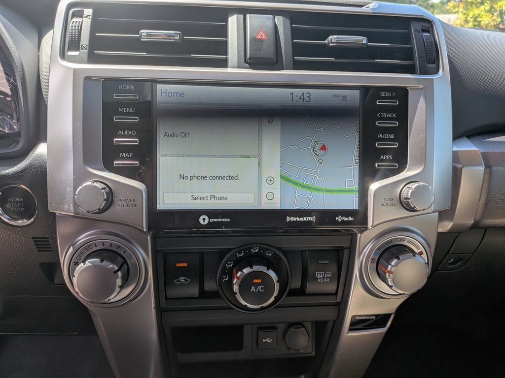 Used 2022 Toyota 4Runner SR5 Premium w/ Moonroof Package AWD/4WD image 18