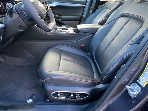 Used 2024 Jeep Wagoneer Launch Edition image 16