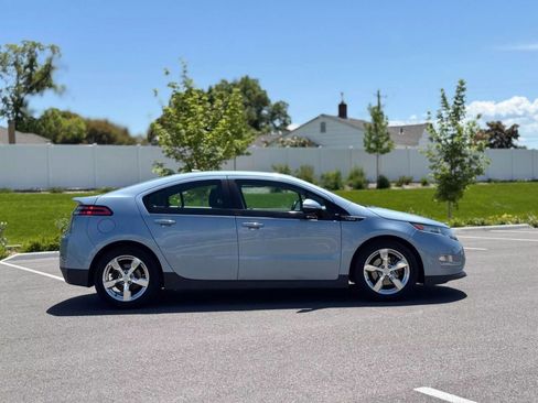 Used 2013 Chevrolet Volt Premium w/ Premium Trim Package image 4