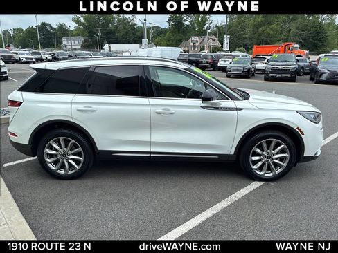 Certified 2022 Lincoln Corsair AWD w/ Premium Package image 9
