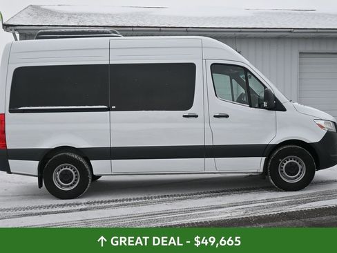 Used 2024 Mercedes-Benz Sprinter 2500 image 4