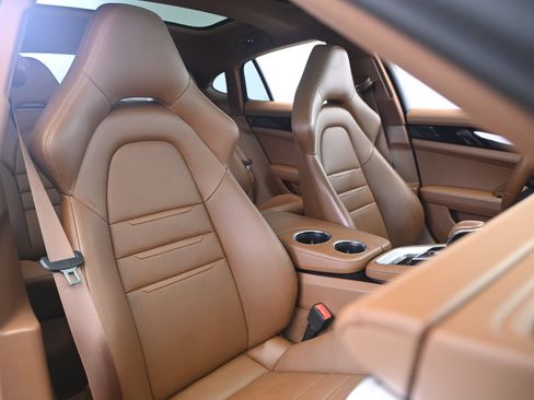 Certified 2023 Porsche Panamera 4S AWD/4WD image 24