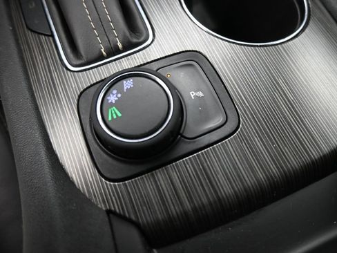 Used 2019 GMC Acadia SLT FWD image 15
