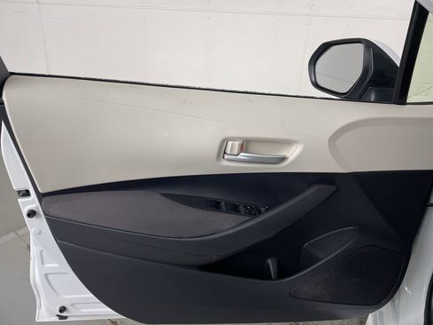 Used 2020 Toyota Corolla LE image 10