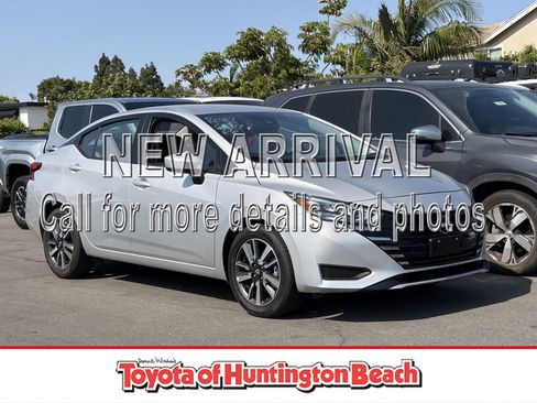 Used 2025 Nissan Versa SV FWD image 1