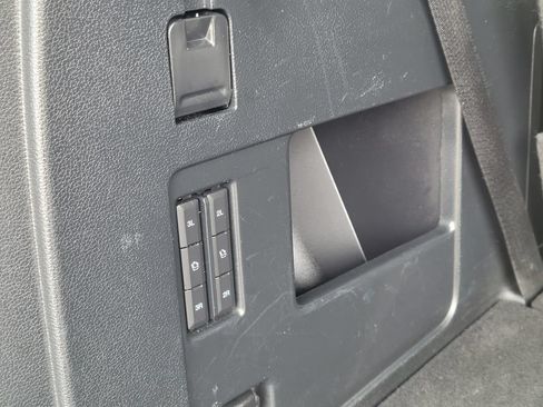 Used 2020 Ford Expedition XLT w/ Equipment Group 202A AWD/4WD image 32