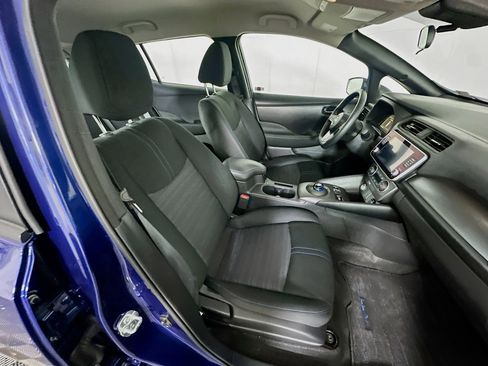 Used 2025 Nissan Leaf S image 28