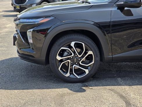 Used 2025 Chevrolet Trax RS w/ Driver Confidence Package image 15