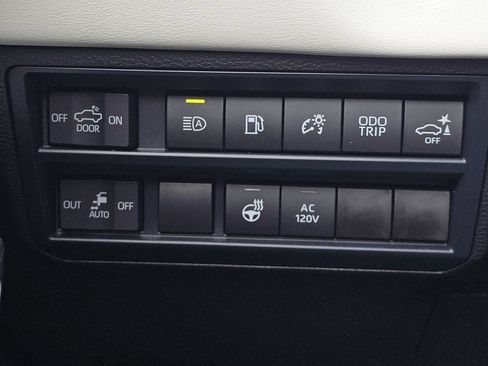 Used 2025 Toyota Tundra Capstone image 15