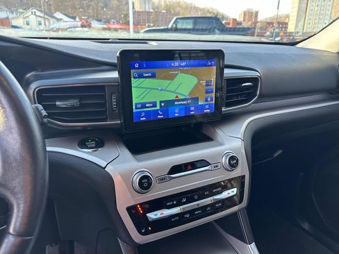 Used 2021 Ford Explorer XLT w/ Equipment Group 202A image 17