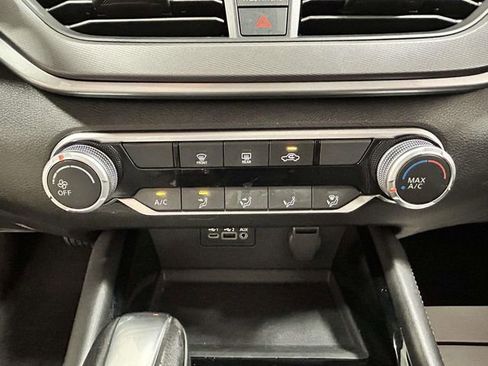 Used 2024 Nissan Altima 2.5 SR FWD image 19