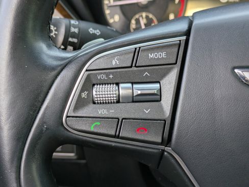 Used 2017 Genesis G90 3.3T Premium image 24