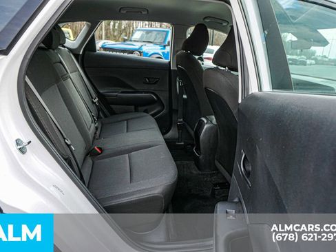 Used 2025 Hyundai Kona SE image 22