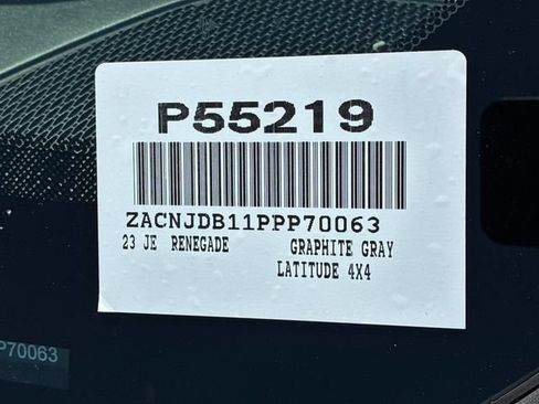 Used 2023 Jeep Renegade Latitude AWD/4WD image 30