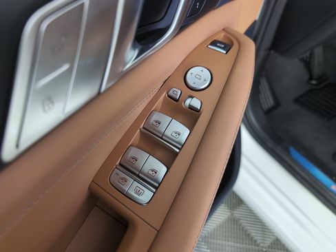 Used 2026 BMW X7 xDrive40i w/ Premium Package image 21